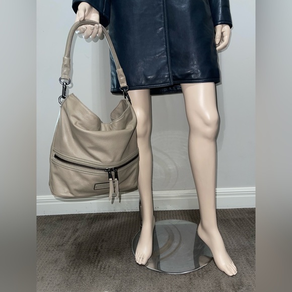 LIEBESKIND Berlin Fenja Zip Shoulder Bag Hobo - Picture 2 of 15